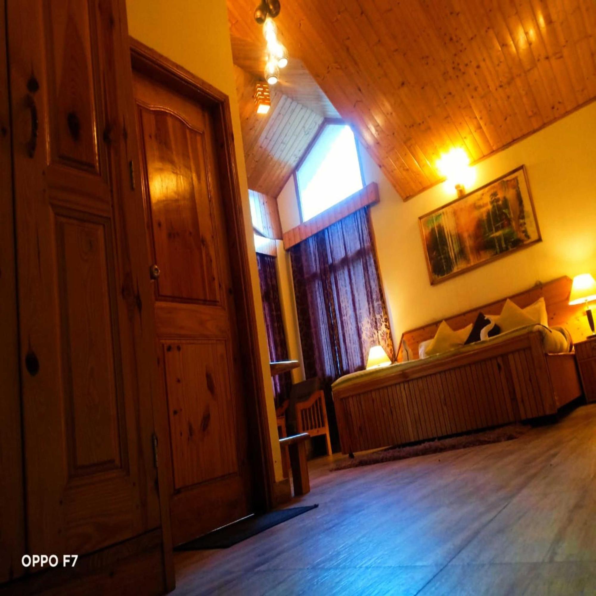 Hotel Jamla Inn Manāli Buitenkant foto