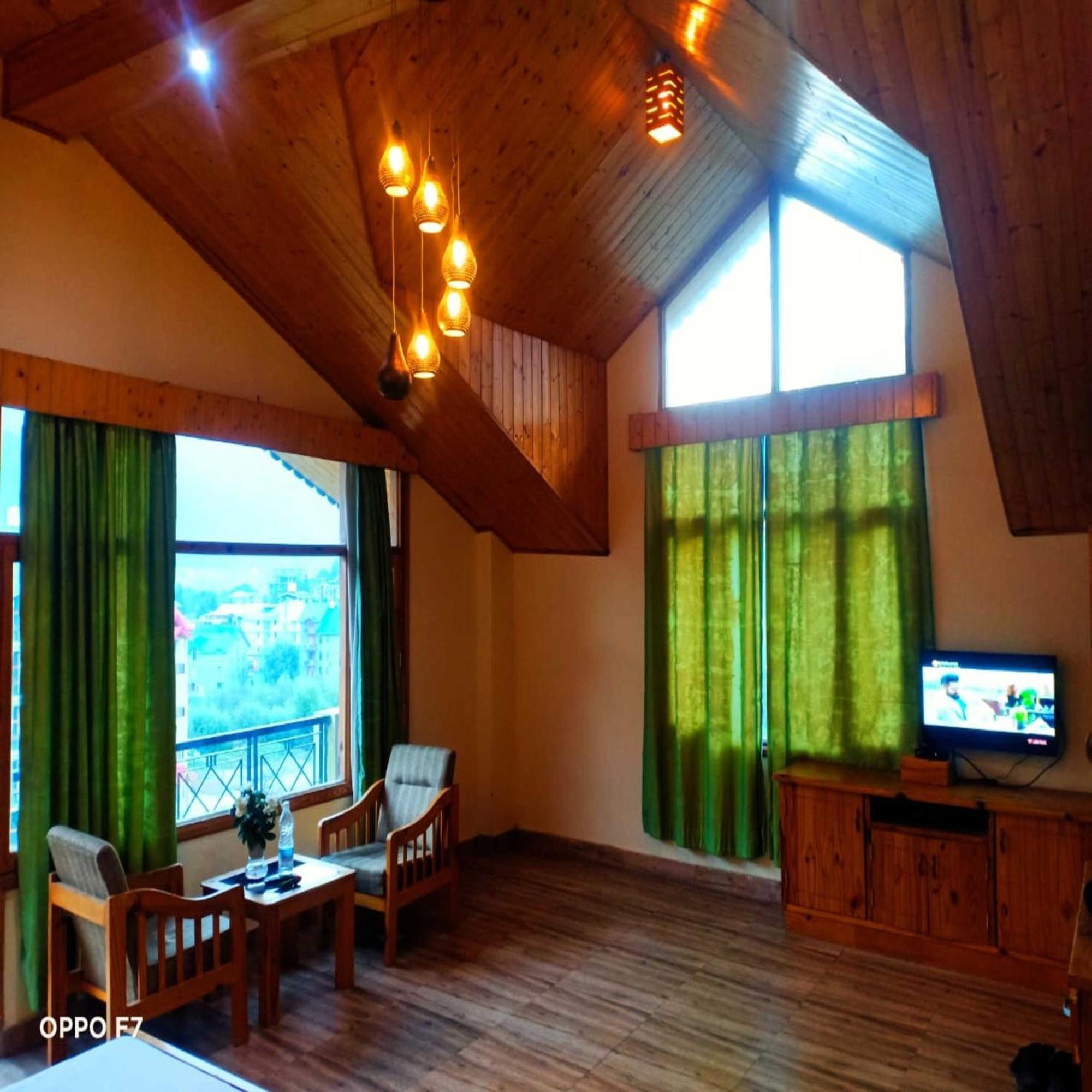 Hotel Jamla Inn Manāli Buitenkant foto